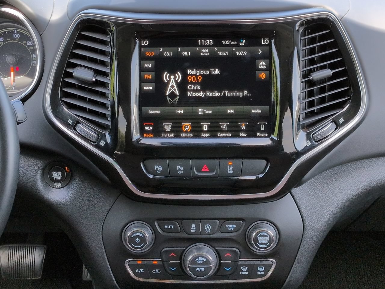 Used 2019 Jeep Cherokee Overland w/ Technology Group FWD image 18