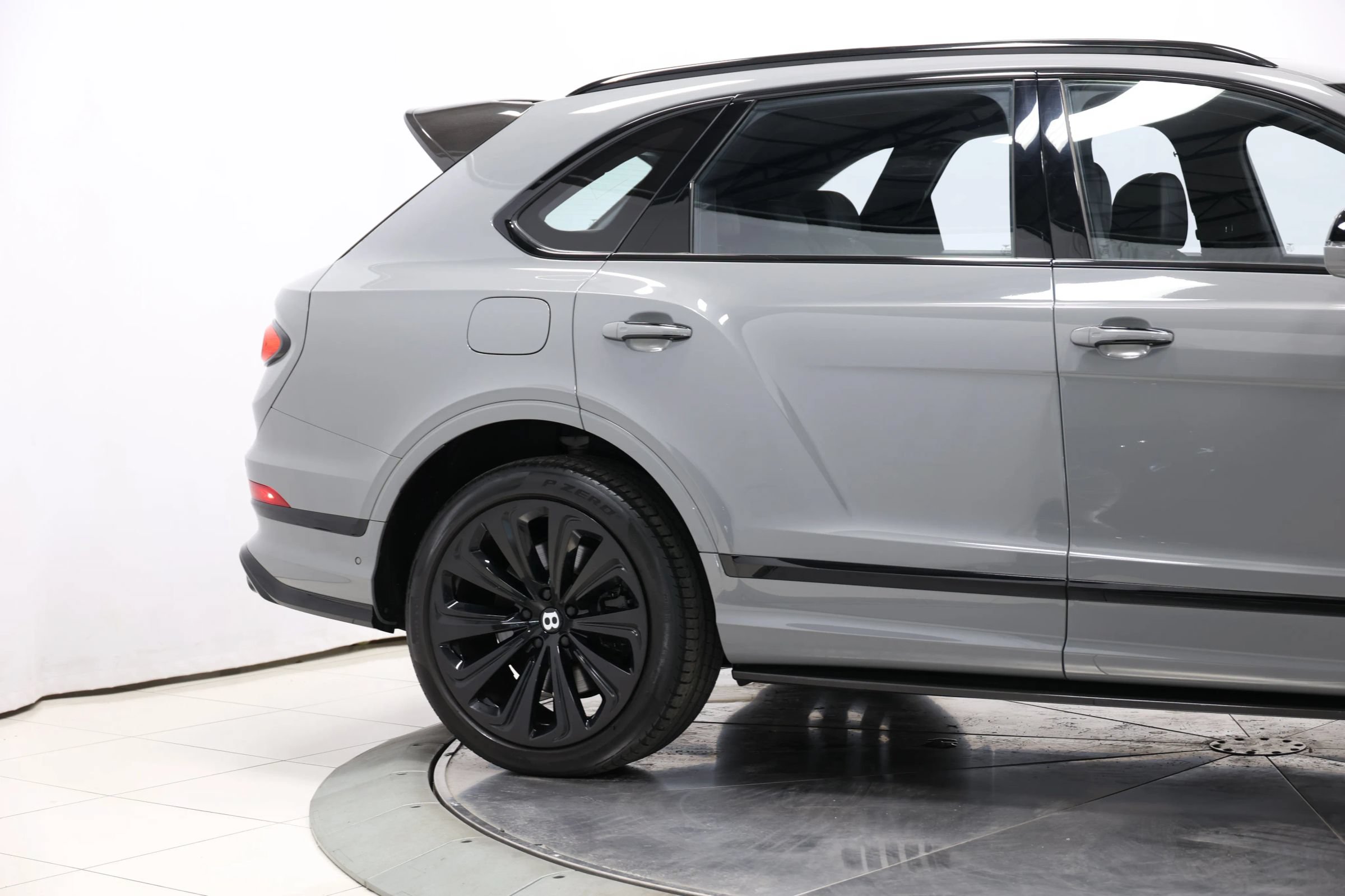 Used 2023 Bentley Bentayga AWD/4WD image 80