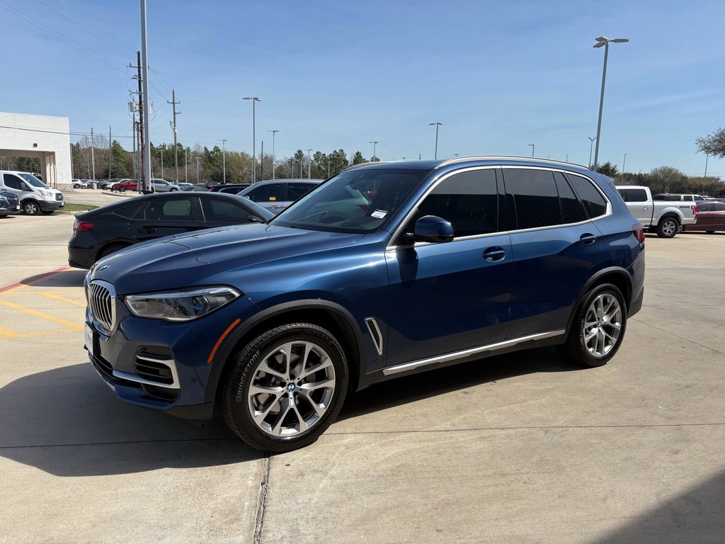 Used 2022 BMW X5 xDrive40i w/ Executive Package image 3