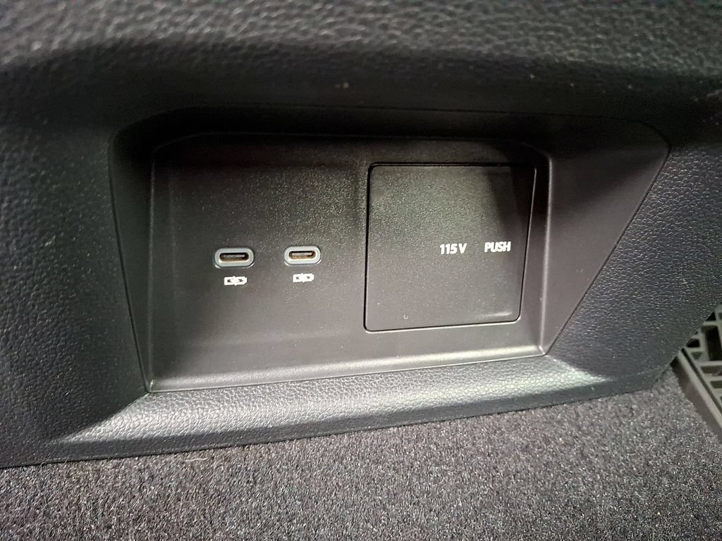 Used 2023 Volkswagen Atlas SE w/ Black Wheel Package AWD/4WD image 15