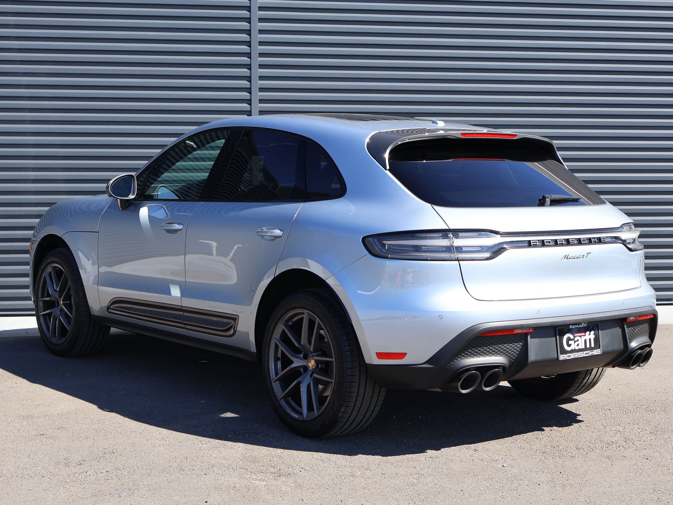 Certified 2024 Porsche Macan Turbo AWD/4WD image 3