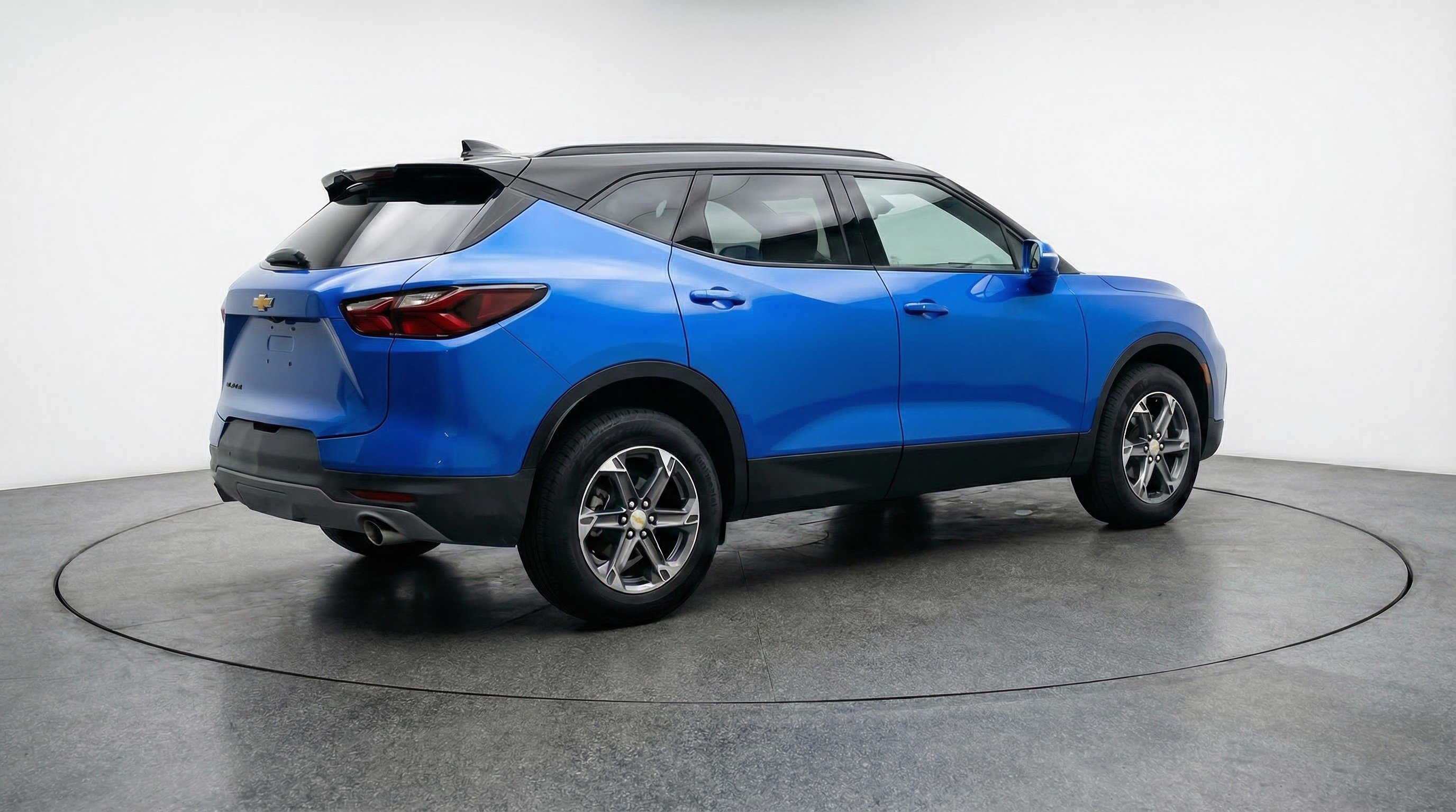 Used 2025 Chevrolet Blazer LT FWD image 9