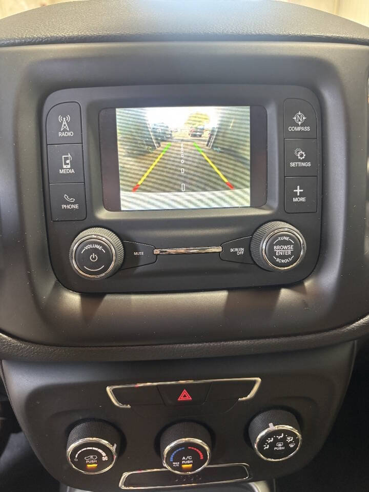 Used 2018 Jeep Compass Sport AWD/4WD image 4