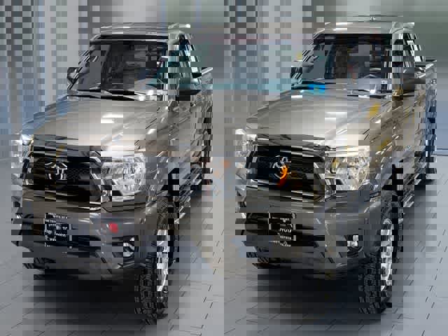 Used 2015 Toyota Tacoma 4x4 Access Cab V6 w/ TRD Off-Road Package image 1