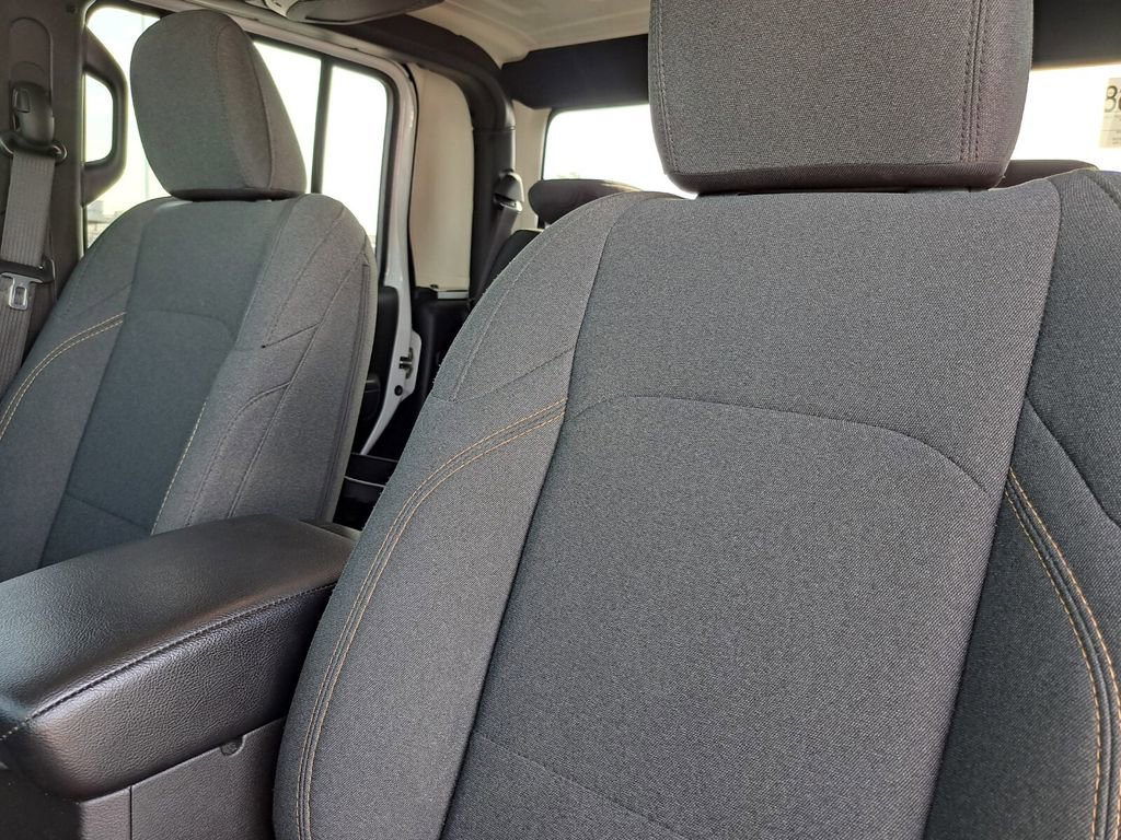 Used 2024 Jeep Gladiator Sport image 18