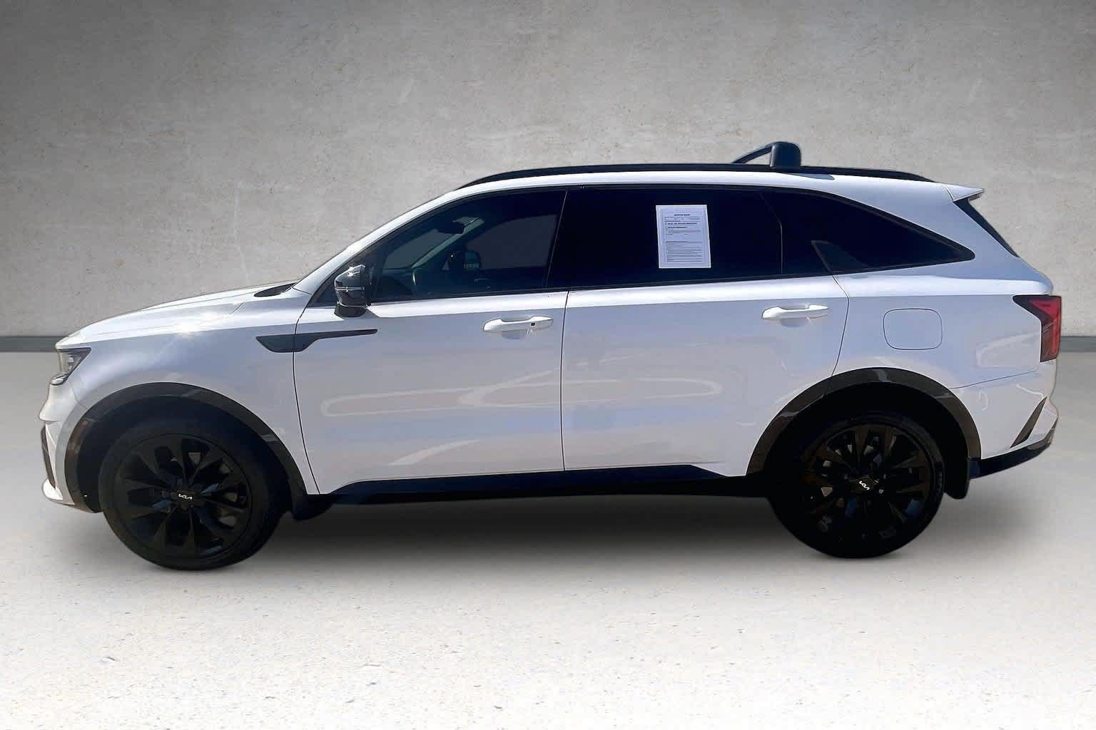 Certified 2022 Kia Sorento SX FWD image 3