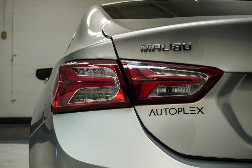 Used 2020 Chevrolet Malibu LT image 39