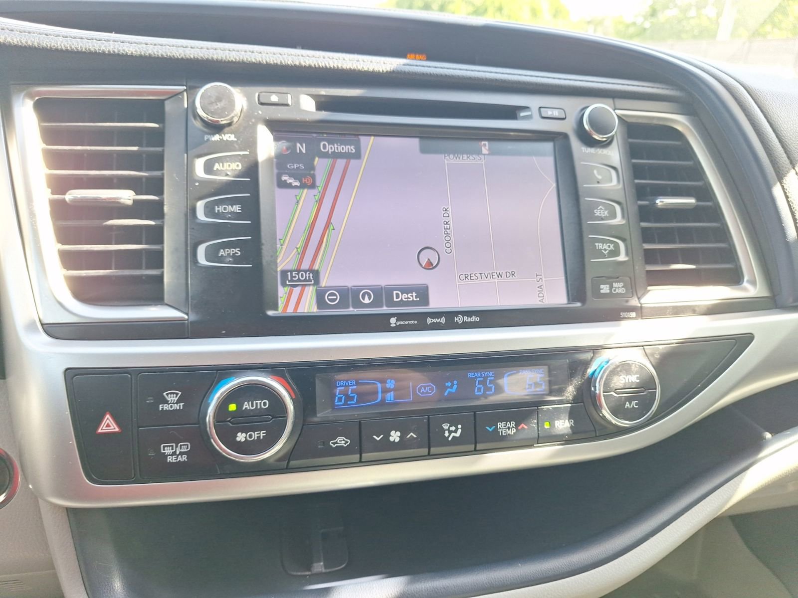 Used 2016 Toyota Highlander XLE FWD image 28