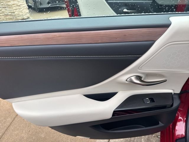 Used 2025 Lexus ES 350 350 w/ Premium Package image 24