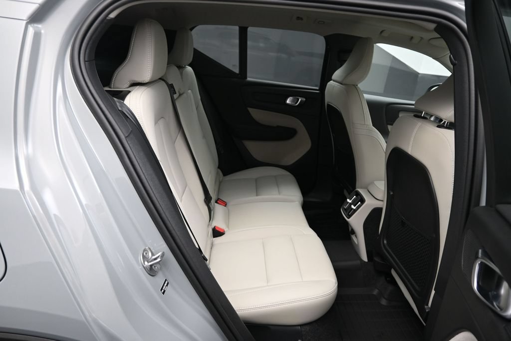 New 2026 Volvo XC40 B5 Plus w/ Protection Package Premier AWD/4WD image 20
