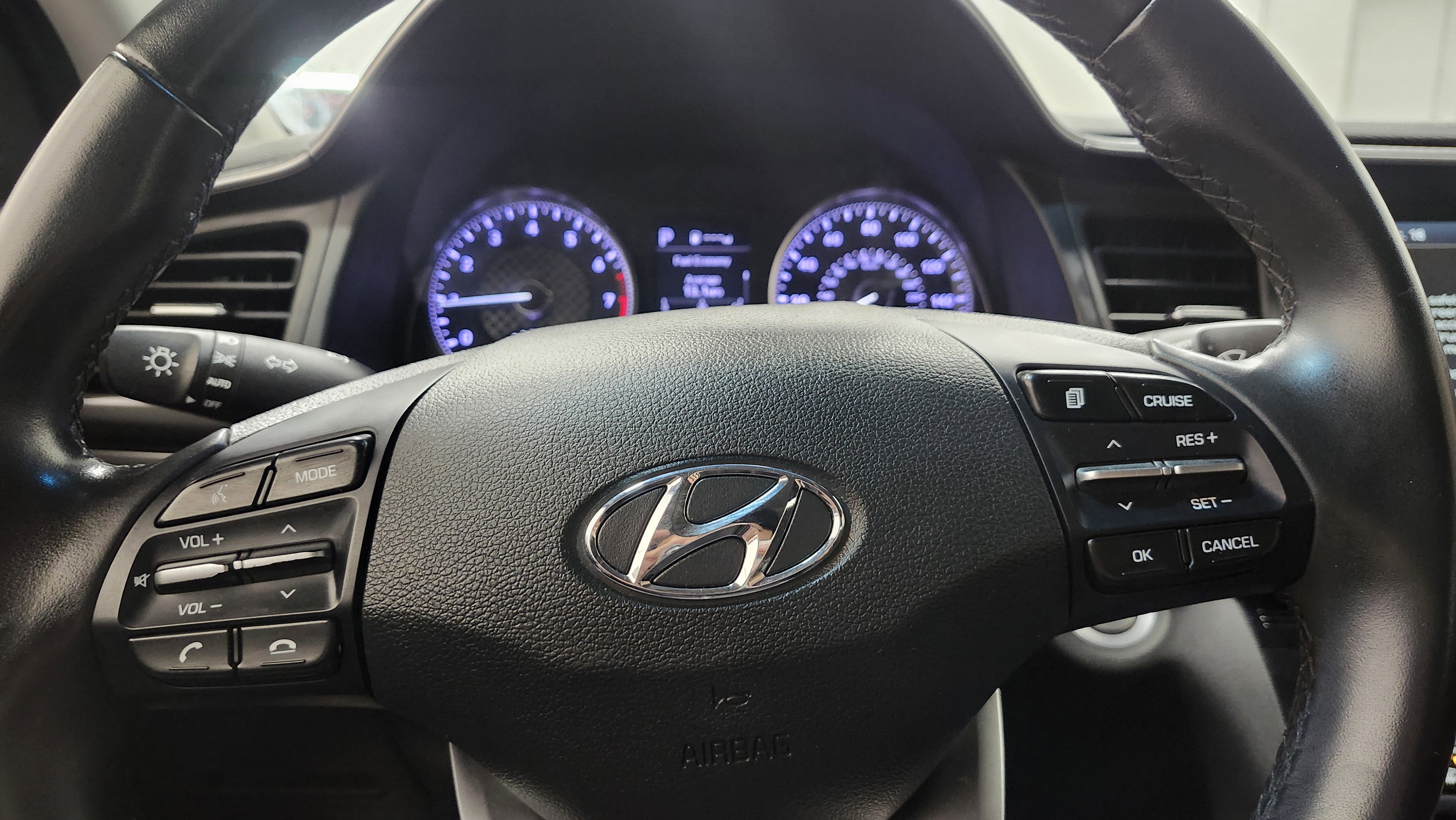 Used 2020 Hyundai Elantra Value Edition w/ Winter Weather Package image 26