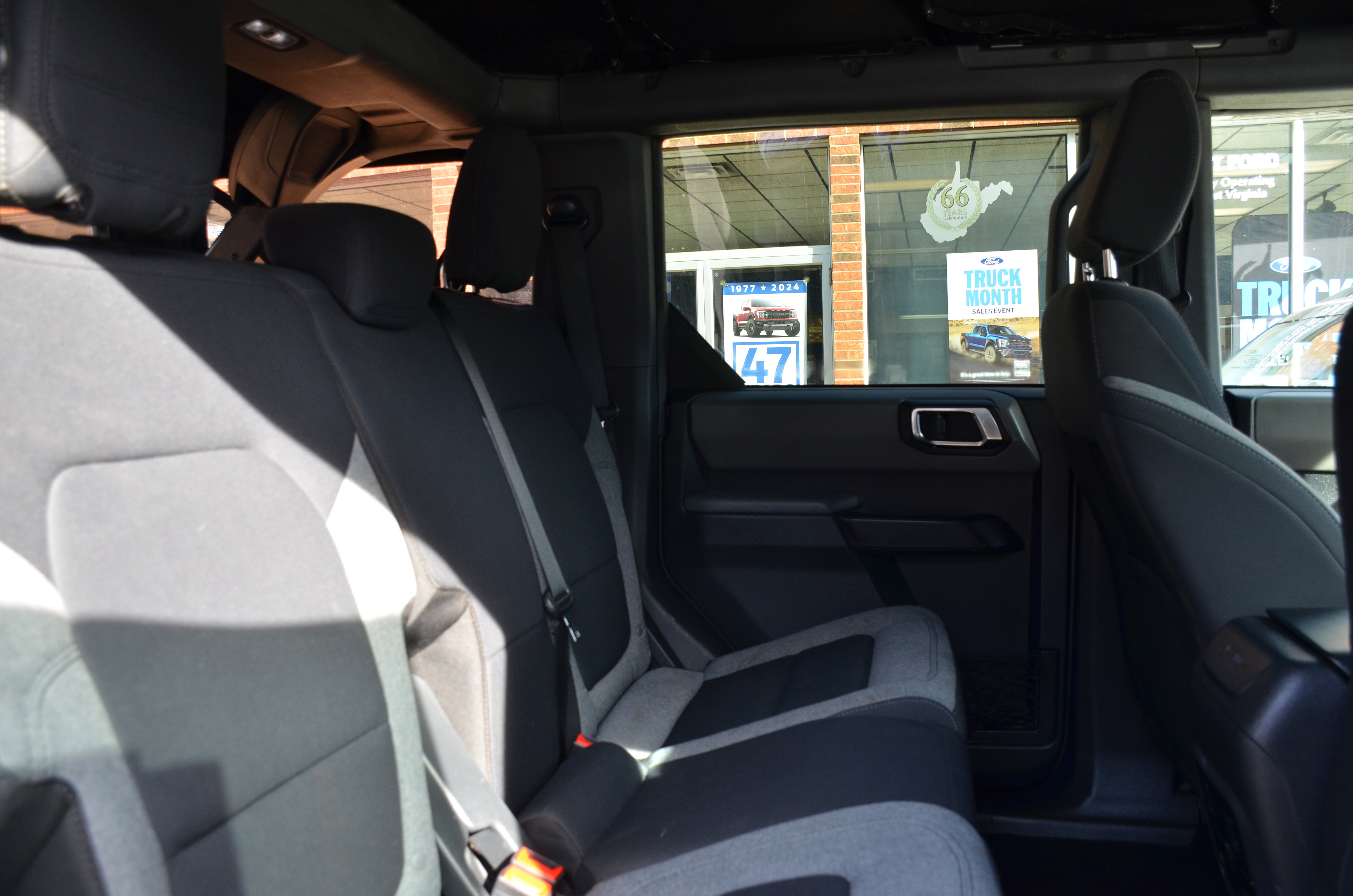 Used 2022 Ford Bronco Big Bend w/ Sasquatch Package image 22