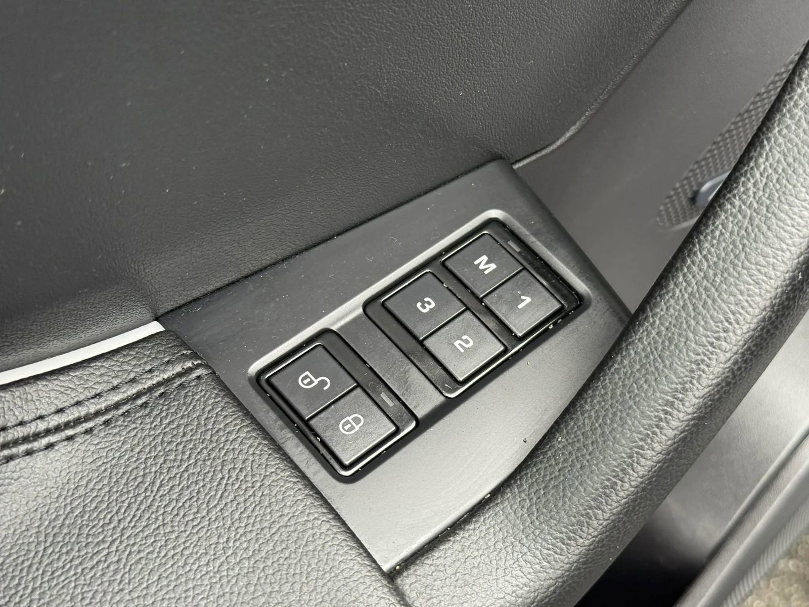 Used 2018 Jaguar F-PACE Premium AWD/4WD image 20