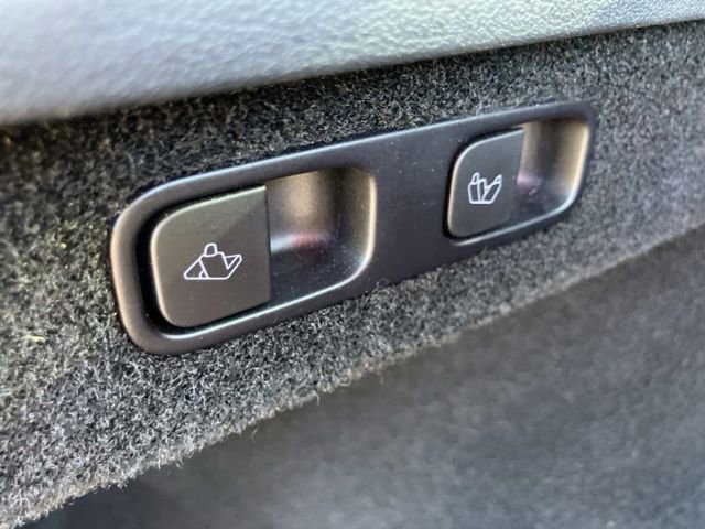 Used 2023 Tesla Model Y Long Range image 34