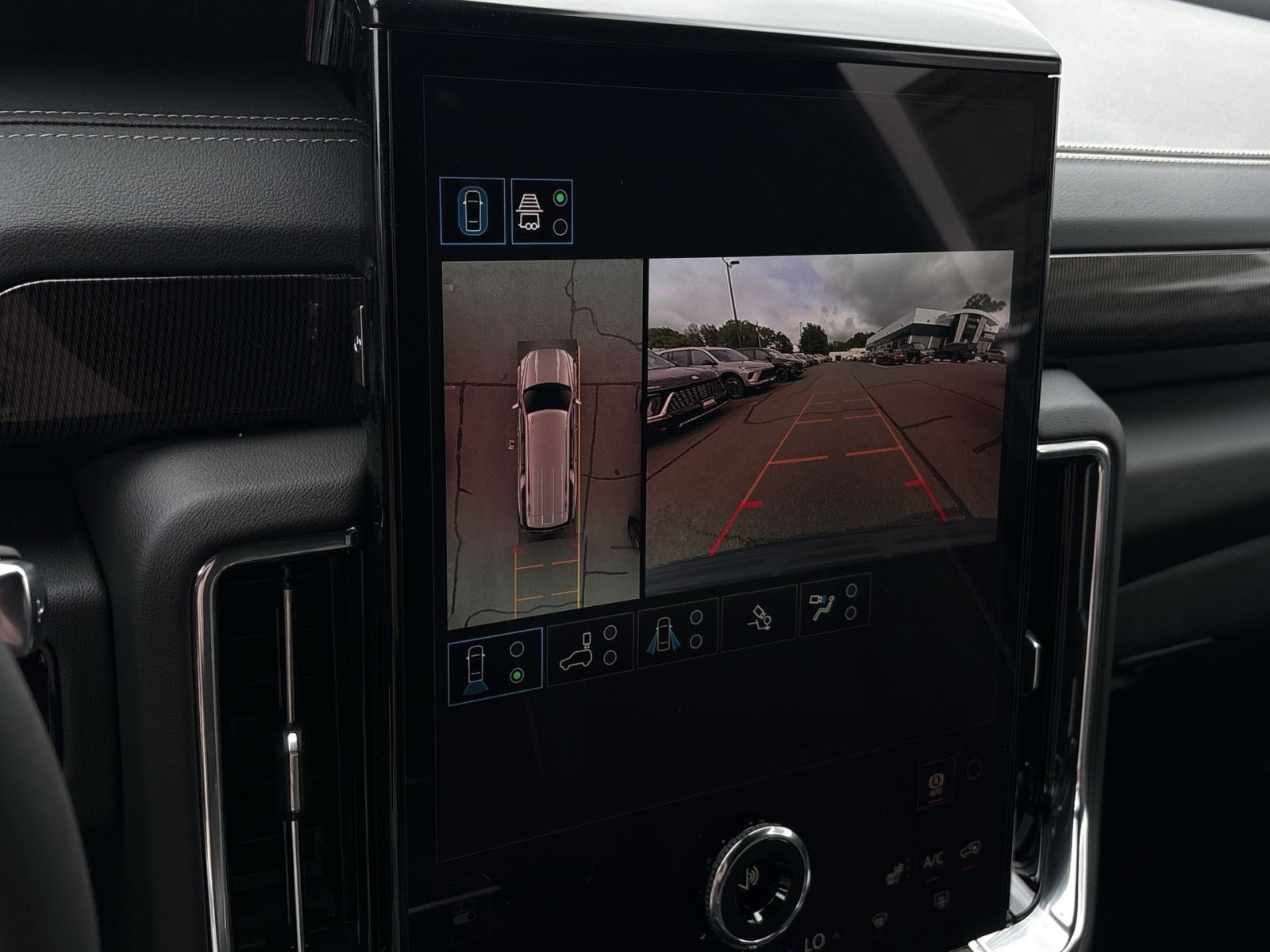 New 2026 GMC Yukon XL Elevation AWD/4WD image 19