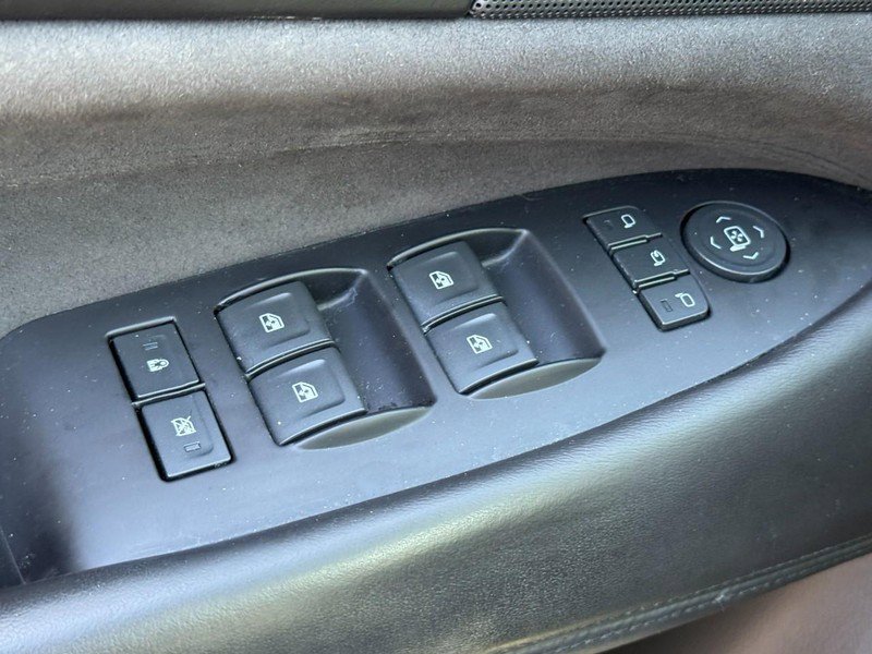 Used 2020 Cadillac Escalade Platinum image 25