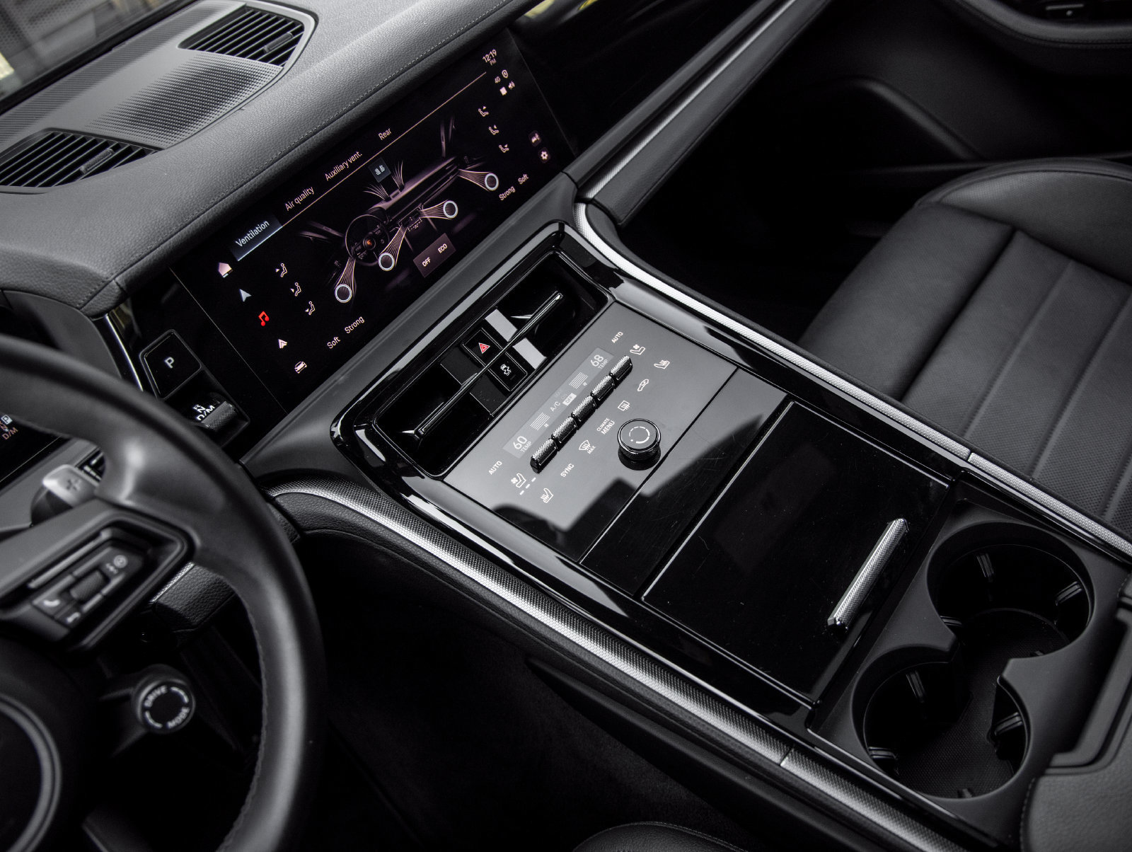 Certified 2025 Porsche Panamera image 29
