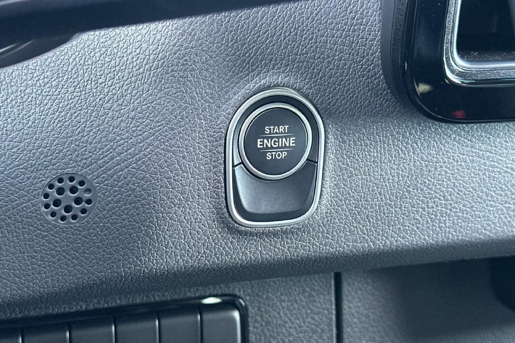 Used 2025 Mercedes-Benz Sprinter 2500 image 24