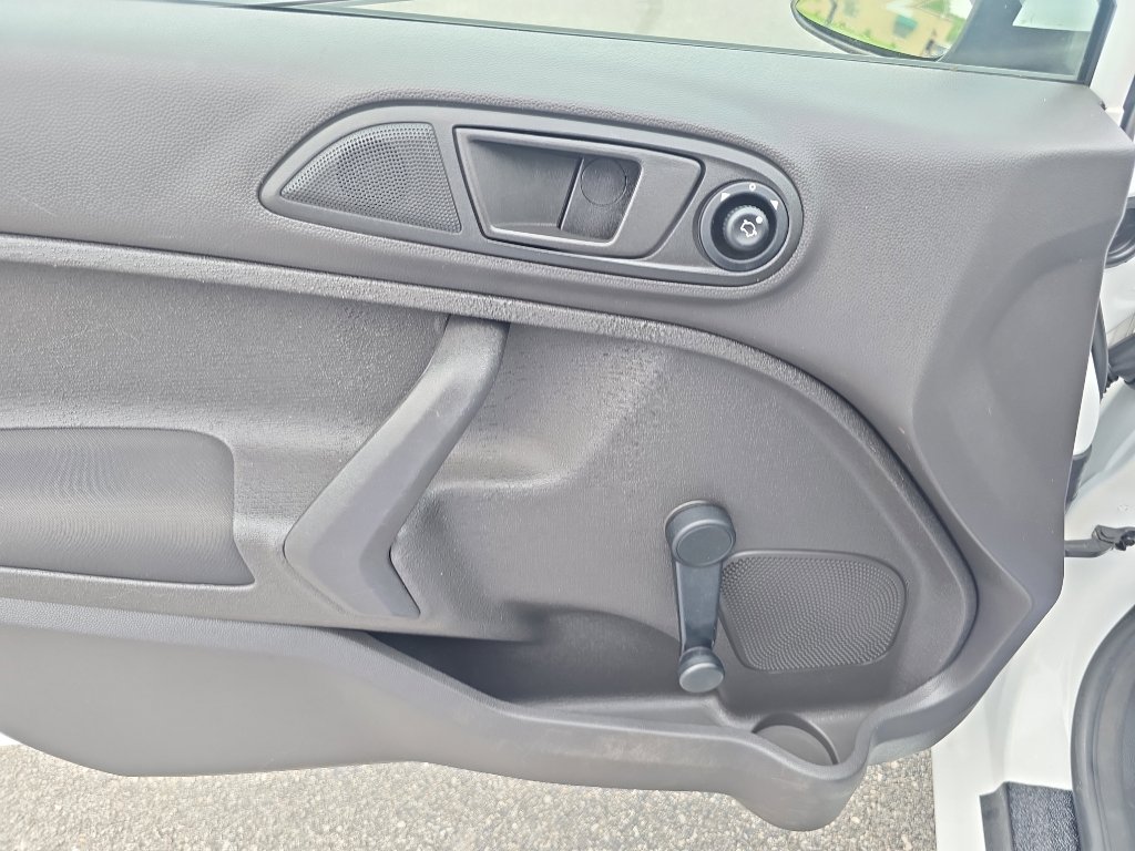Used 2015 Ford Fiesta S FWD image 17