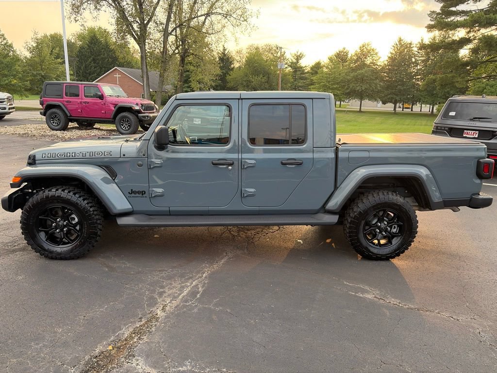 Used 2025 Jeep Gladiator Sport AWD/4WD image 15