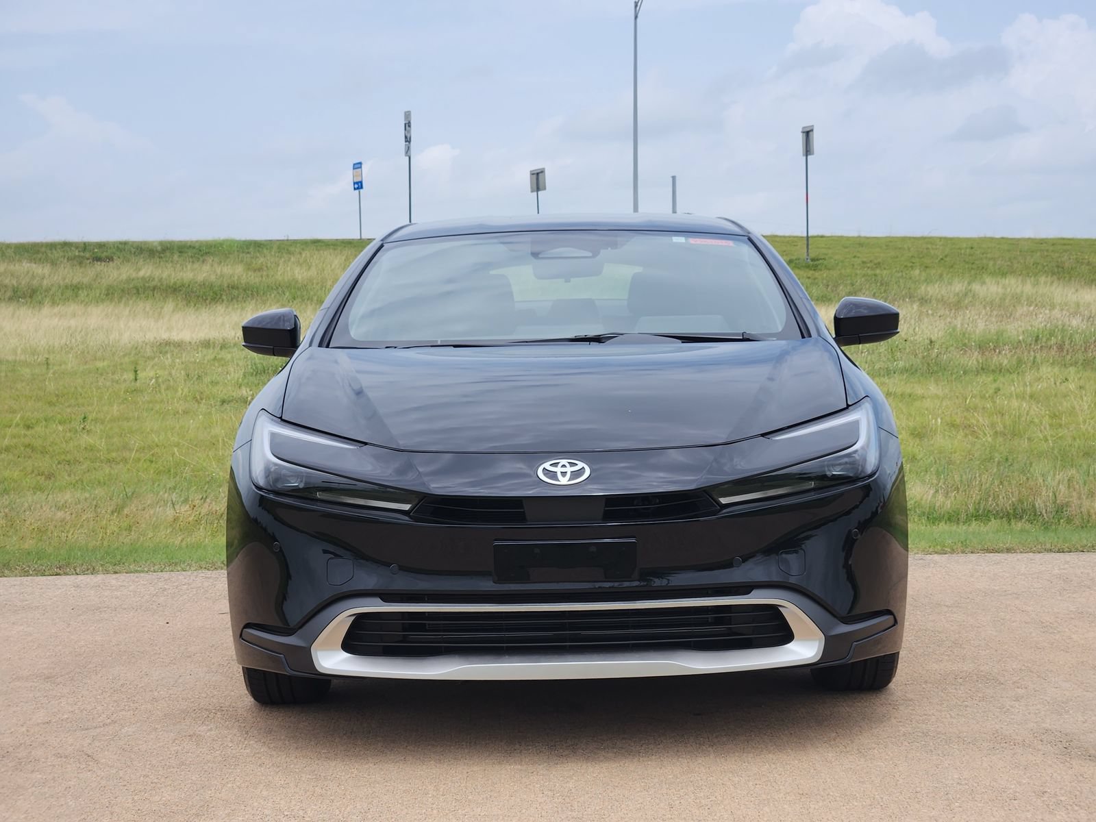 New 2026 Toyota Prius Plug-In Hybrid FWD image 6