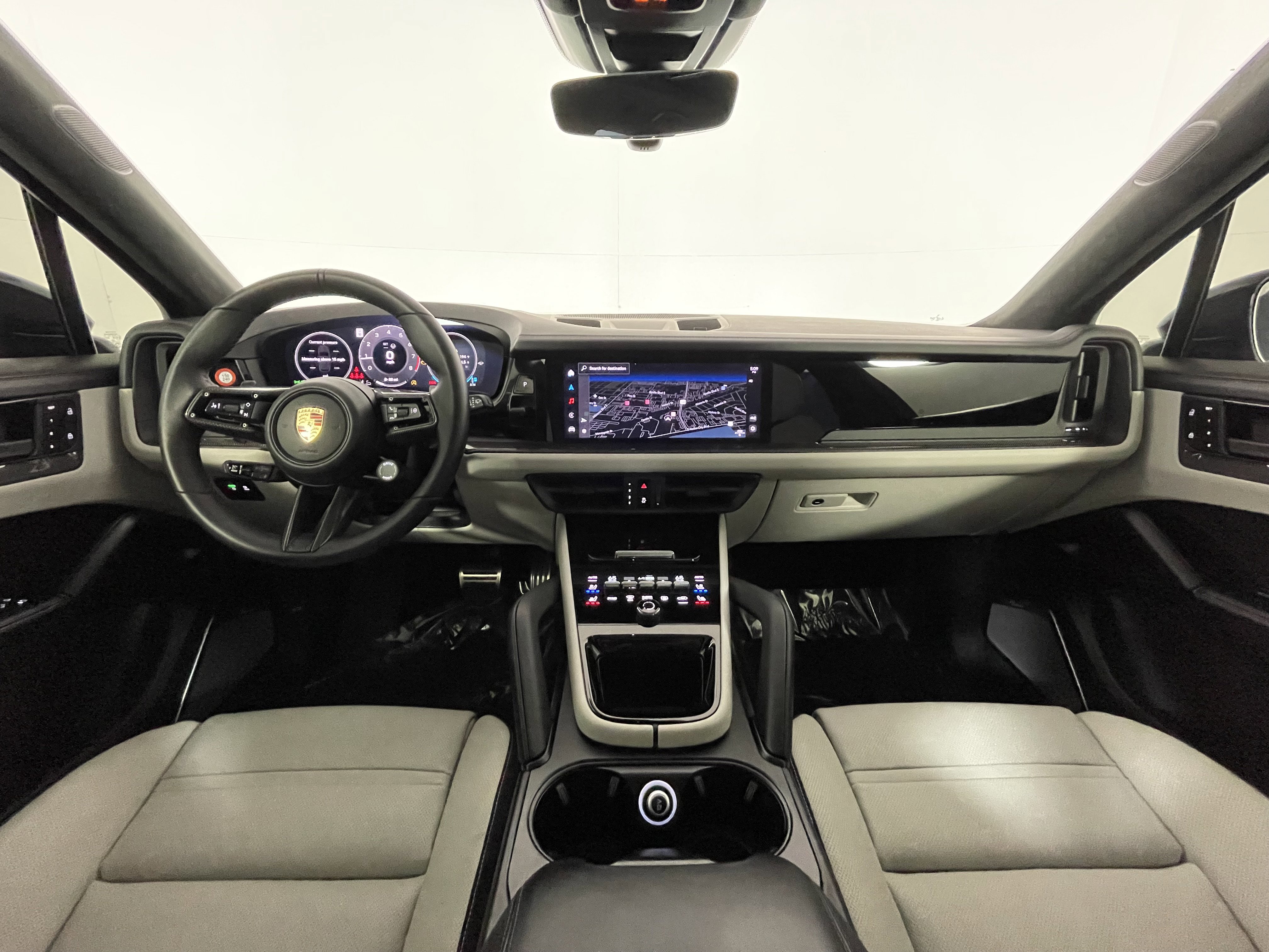 Used 2025 Porsche Cayenne GTS image 13