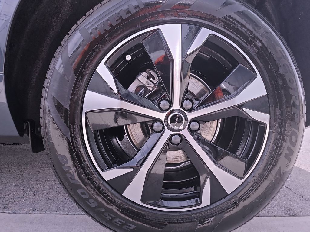 New 2026 Volvo XC60 B5 Core w/ Climate Package image 36
