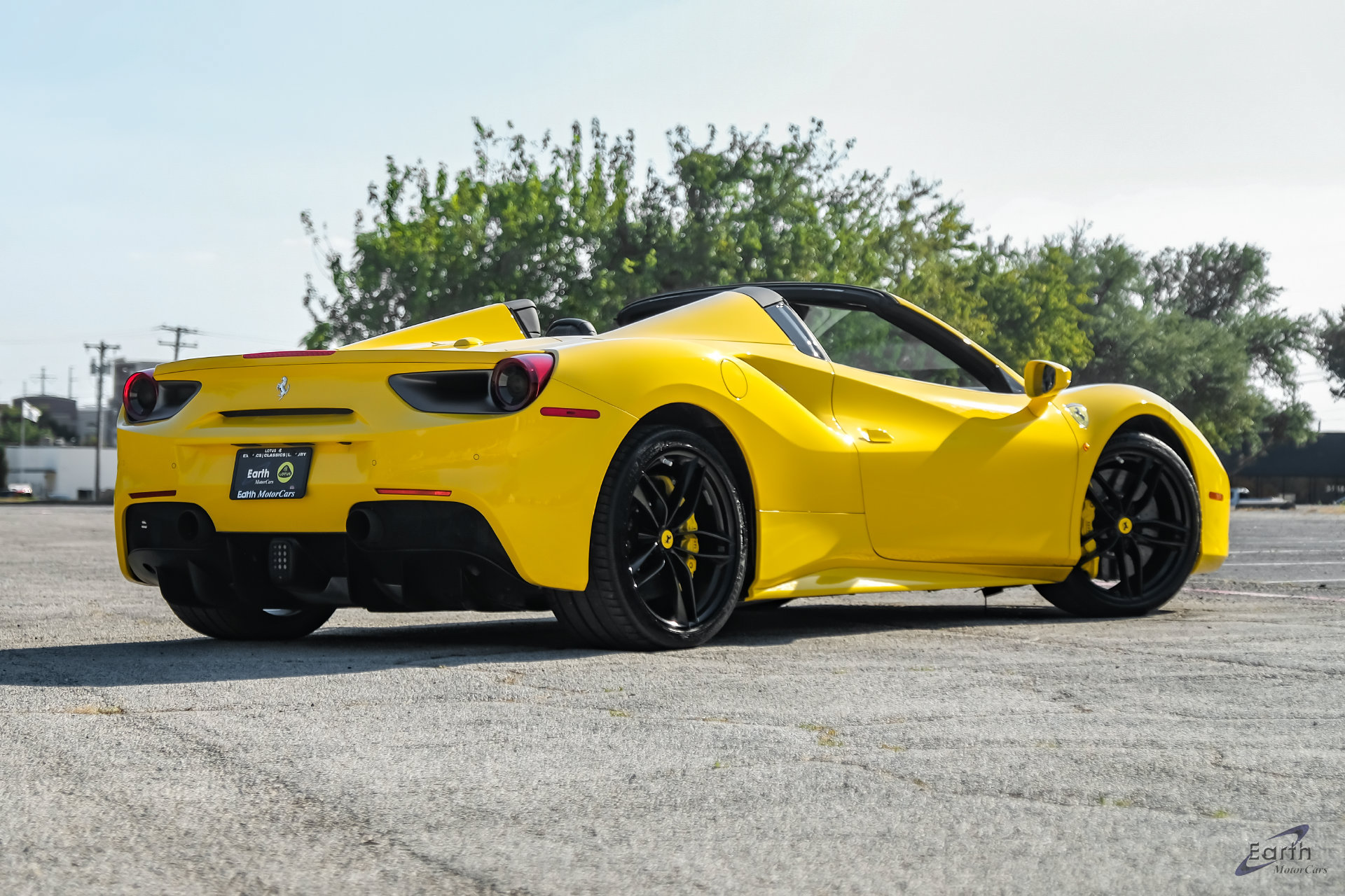 Used 2018 Ferrari 488 Spider RWD image 25
