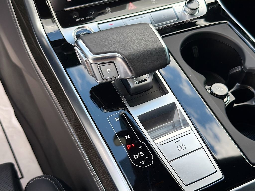 Used 2025 Audi Q8 Prestige image 33