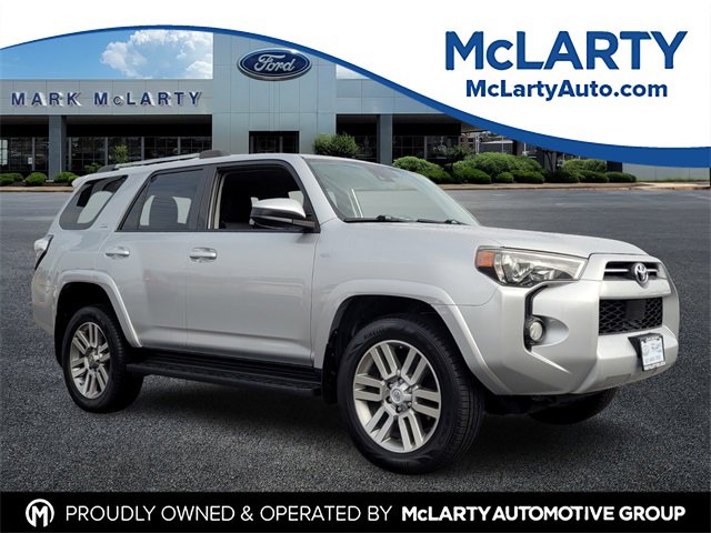 Used 2020 Toyota 4Runner SR5 video 1