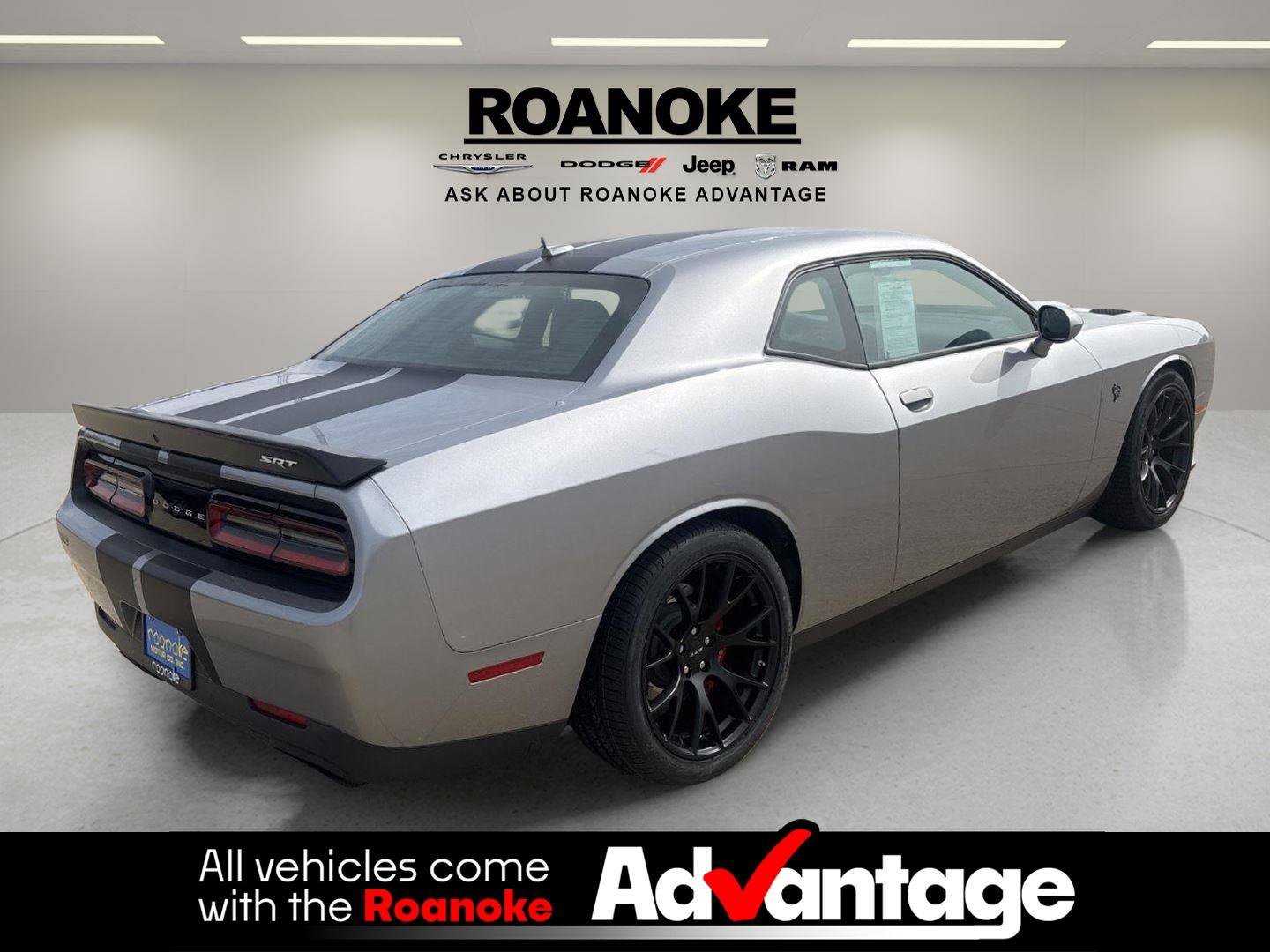 Used 2016 Dodge Challenger SRT Hellcat image 9