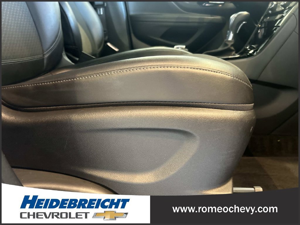 Used 2020 Buick Encore Preferred FWD image 35