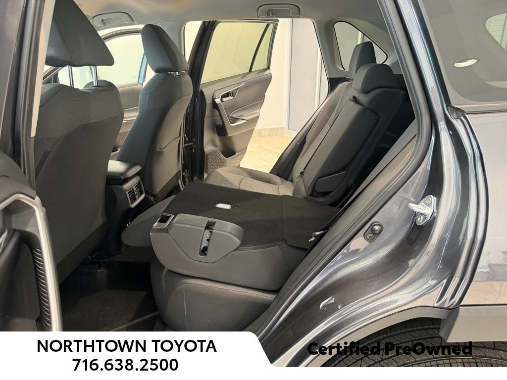 Used 2024 Toyota RAV4 XLE AWD/4WD image 17