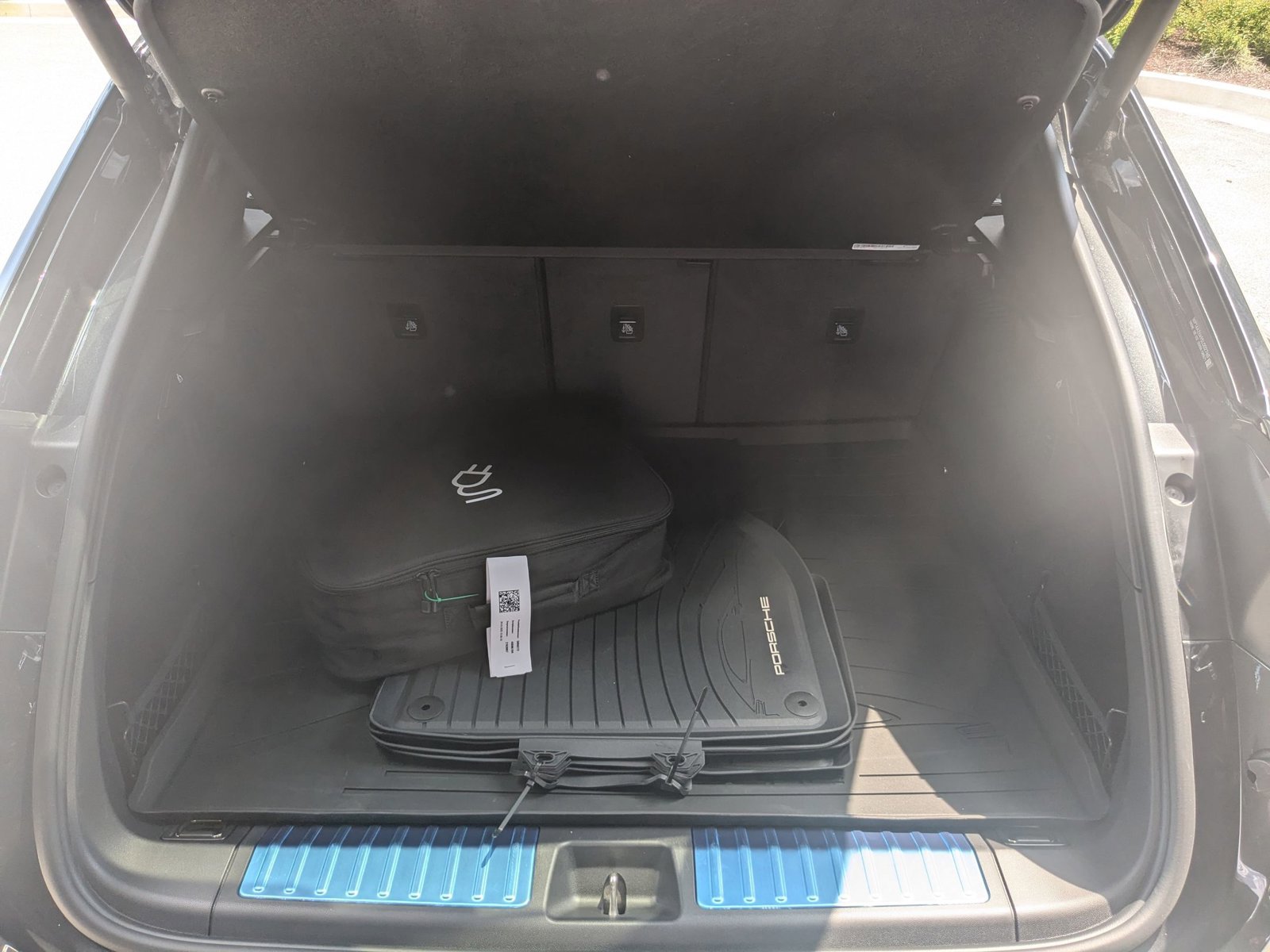 New 2025 Porsche Macan 4 Electric image 23