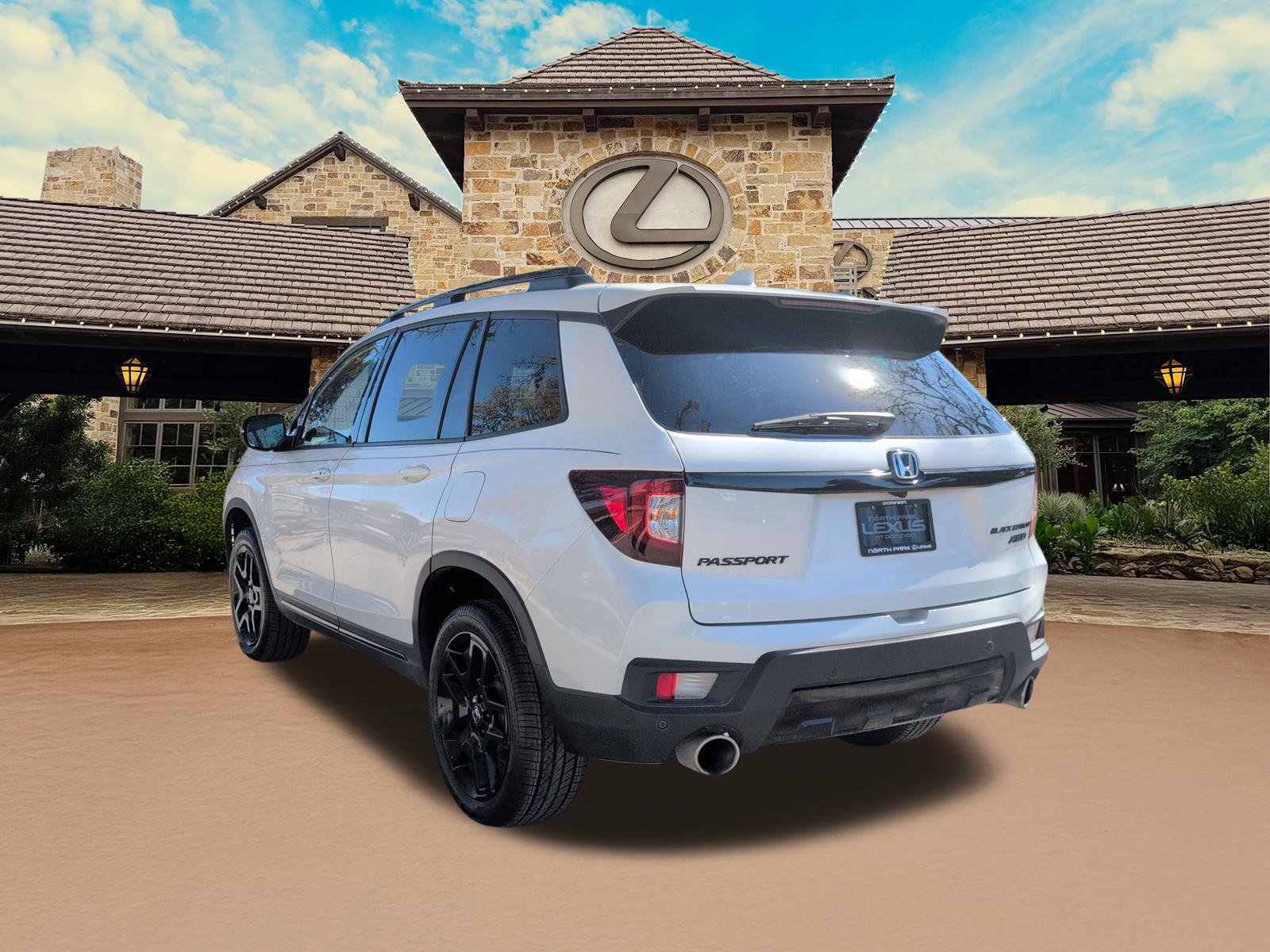 Used 2025 Honda Passport Black Edition image 3