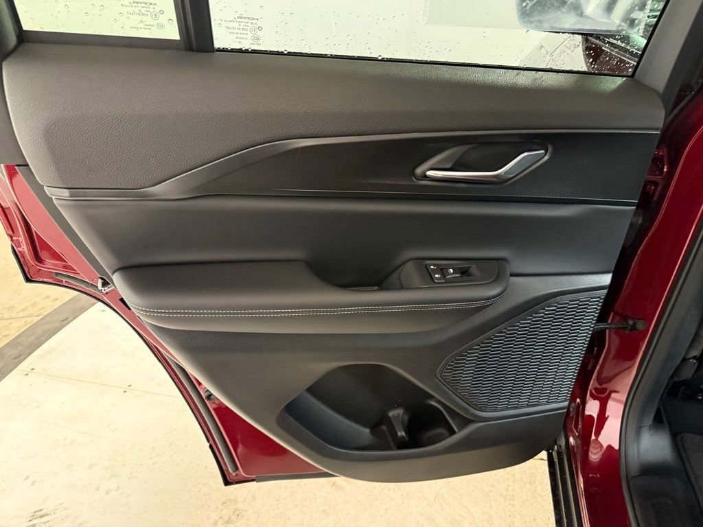 Certified 2025 Jeep Grand Cherokee Laredo X w/ Luxury Tech Group I image 13