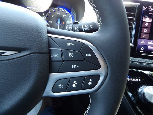 New 2027 Chrysler Pacifica Select FWD image 20