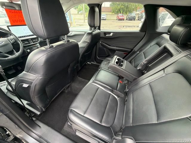 Certified 2025 Ford Escape Platinum AWD/4WD image 17