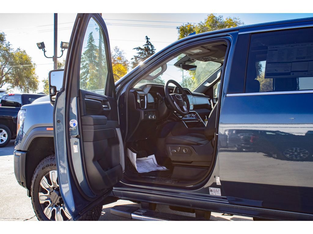 New 2026 GMC Sierra 3500 Denali w/ Denali Reserve Package image 15