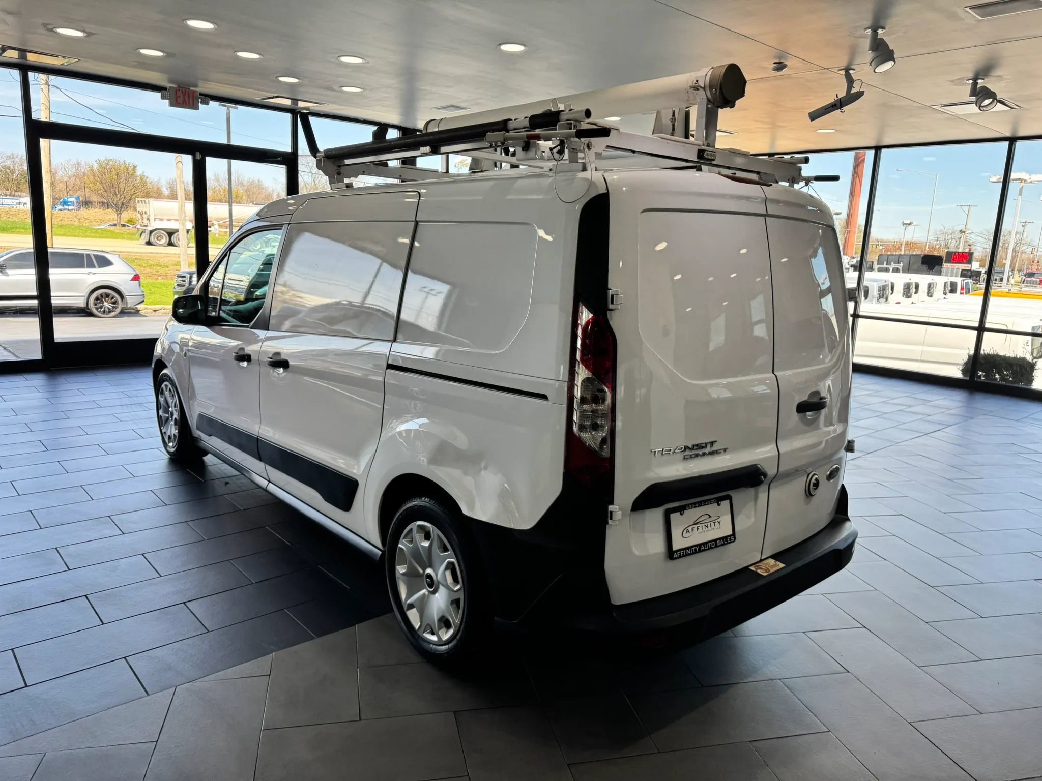 Used 2015 Ford Transit Connect XL FWD image 3