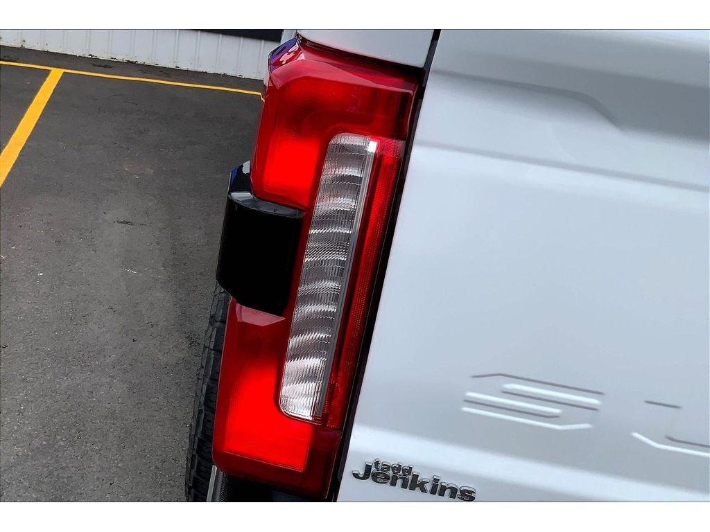 Used 2025 Ford F350 Lariat AWD/4WD image 30