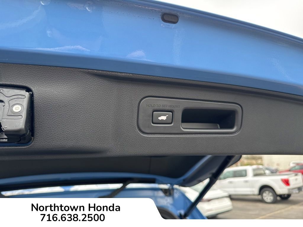 Used 2025 Honda Pilot TrailSport image 20