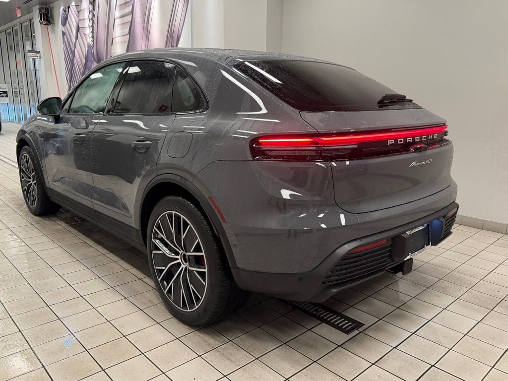 New 2025 Porsche Macan 4S Electric AWD/4WD image 3