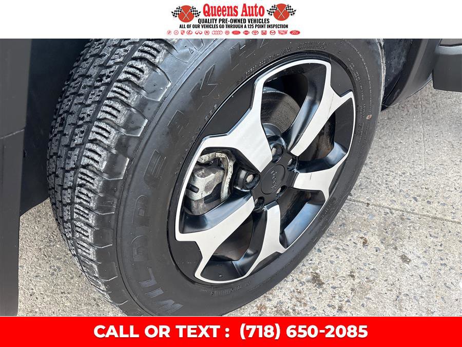 Used 2021 Jeep Renegade Trailhawk image 30