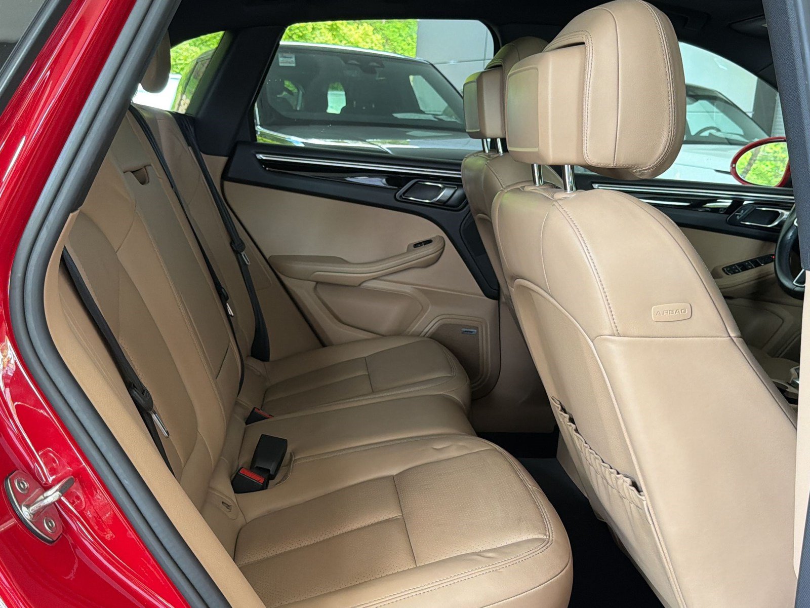 Used 2019 Porsche Macan AWD/4WD image 29