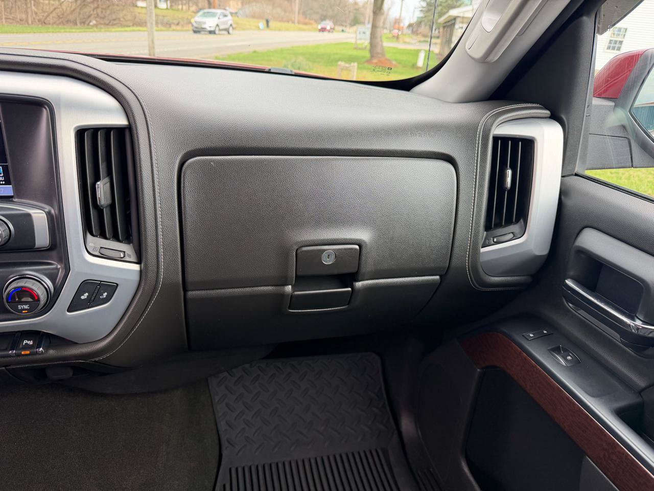 Used 2017 GMC Sierra 1500 SLE w/ SLE Value Package AWD/4WD image 30