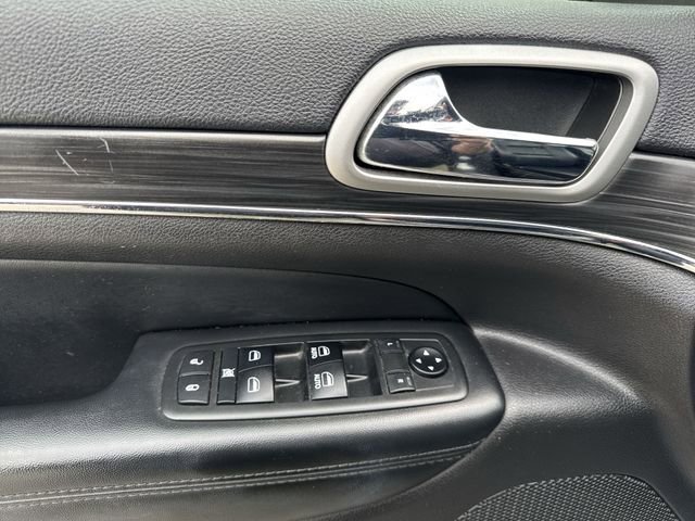 Used 2019 Jeep Grand Cherokee Limited AWD/4WD image 23