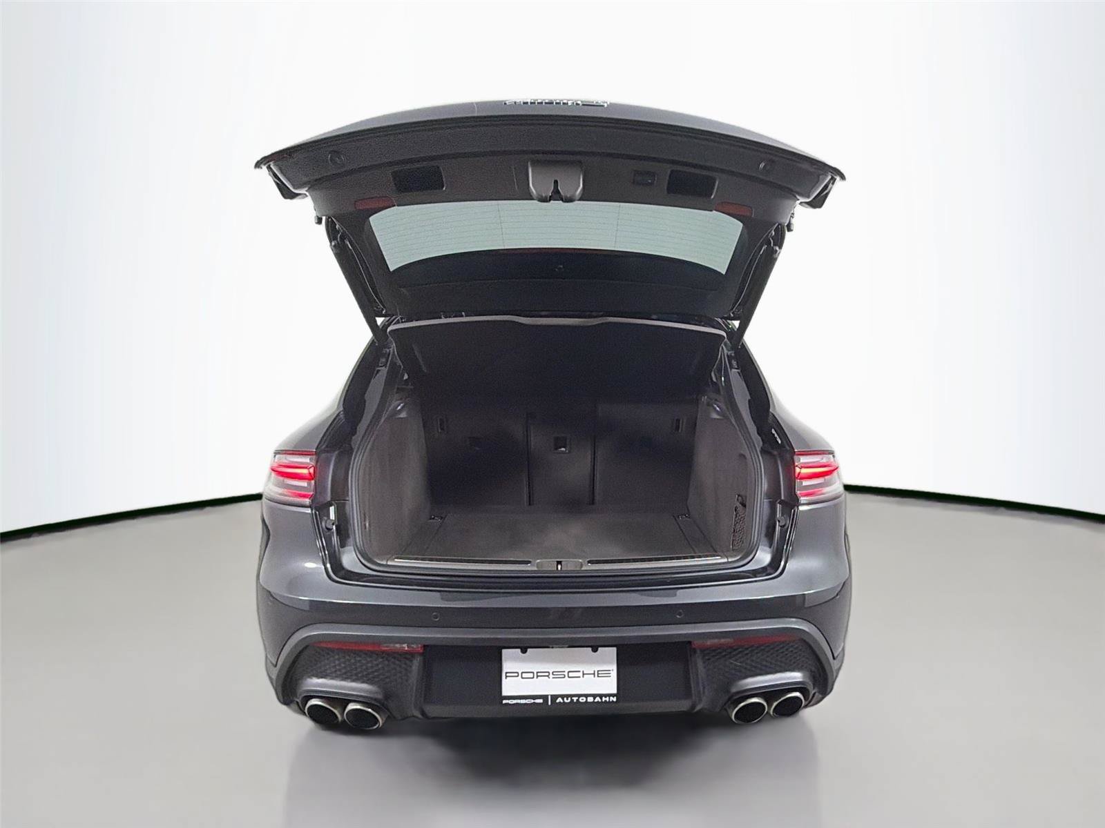 Certified 2023 Porsche Macan S AWD/4WD image 36