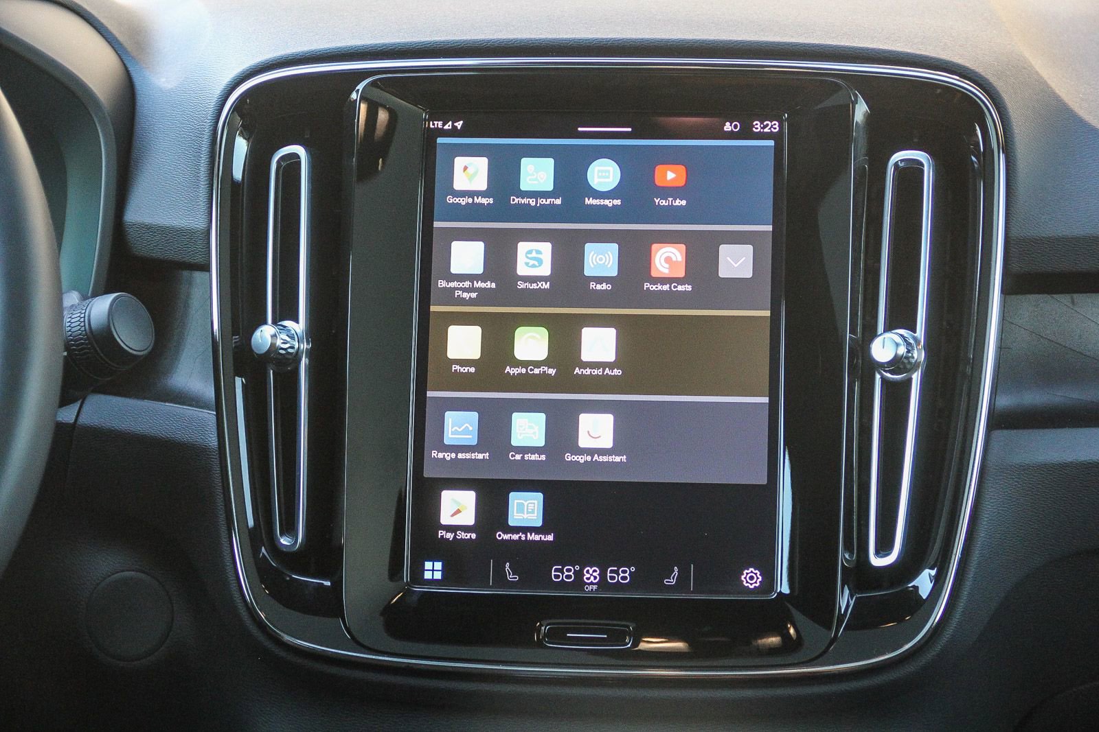 Used 2023 Volvo C40 P8 Recharge Plus w/ Protection Package Premier image 16