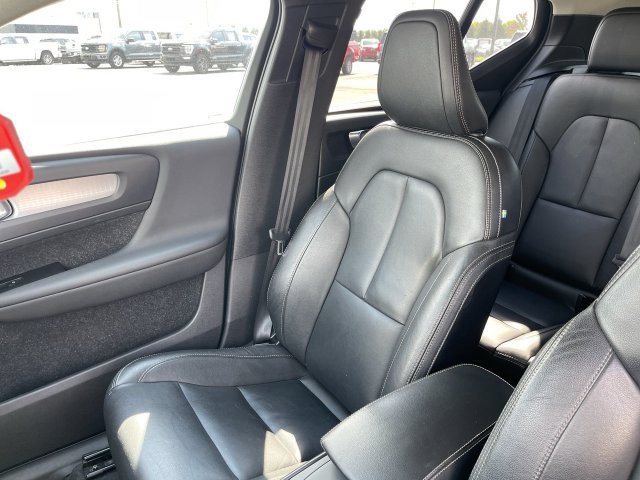 Used 2021 Volvo XC40 T5 Momentum AWD/4WD image 24